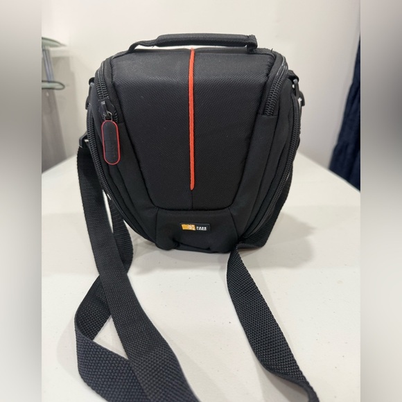 Case Logic SLB Camara Bag Case DCB-304 Compact  Case Black - Picture 1 of 7